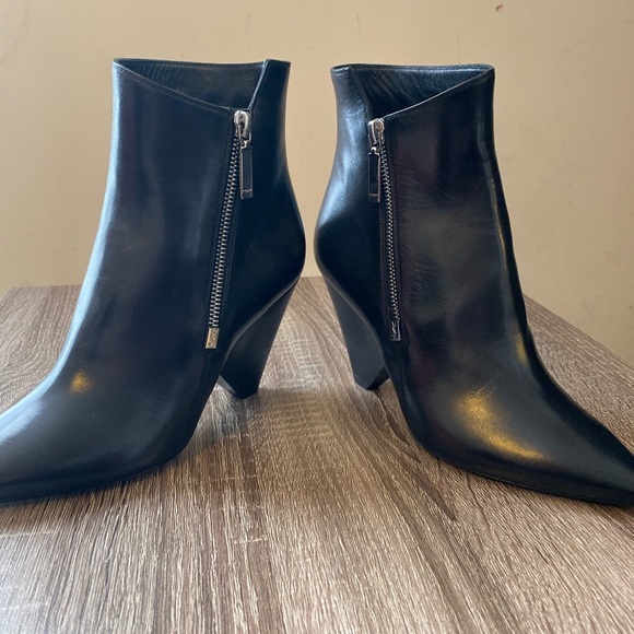 Saint Laurent NIki 85 asymmetric boots - Picture 4 of 11